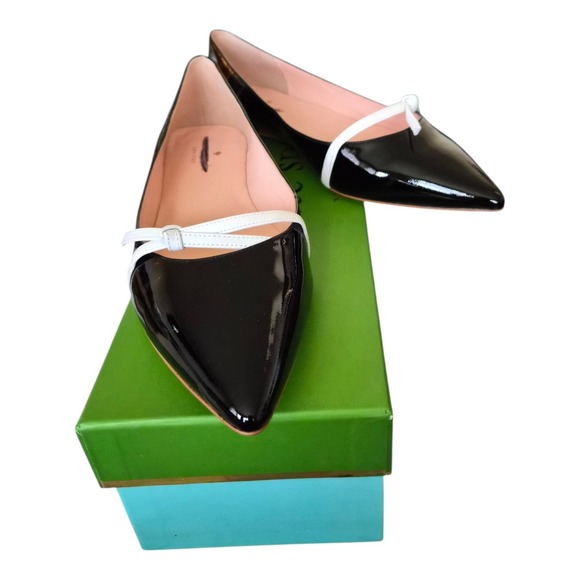 Kate Spade Delilah Patent Leather Flats Black White Pointed Toe Size 9 New - Picture 2 of 7